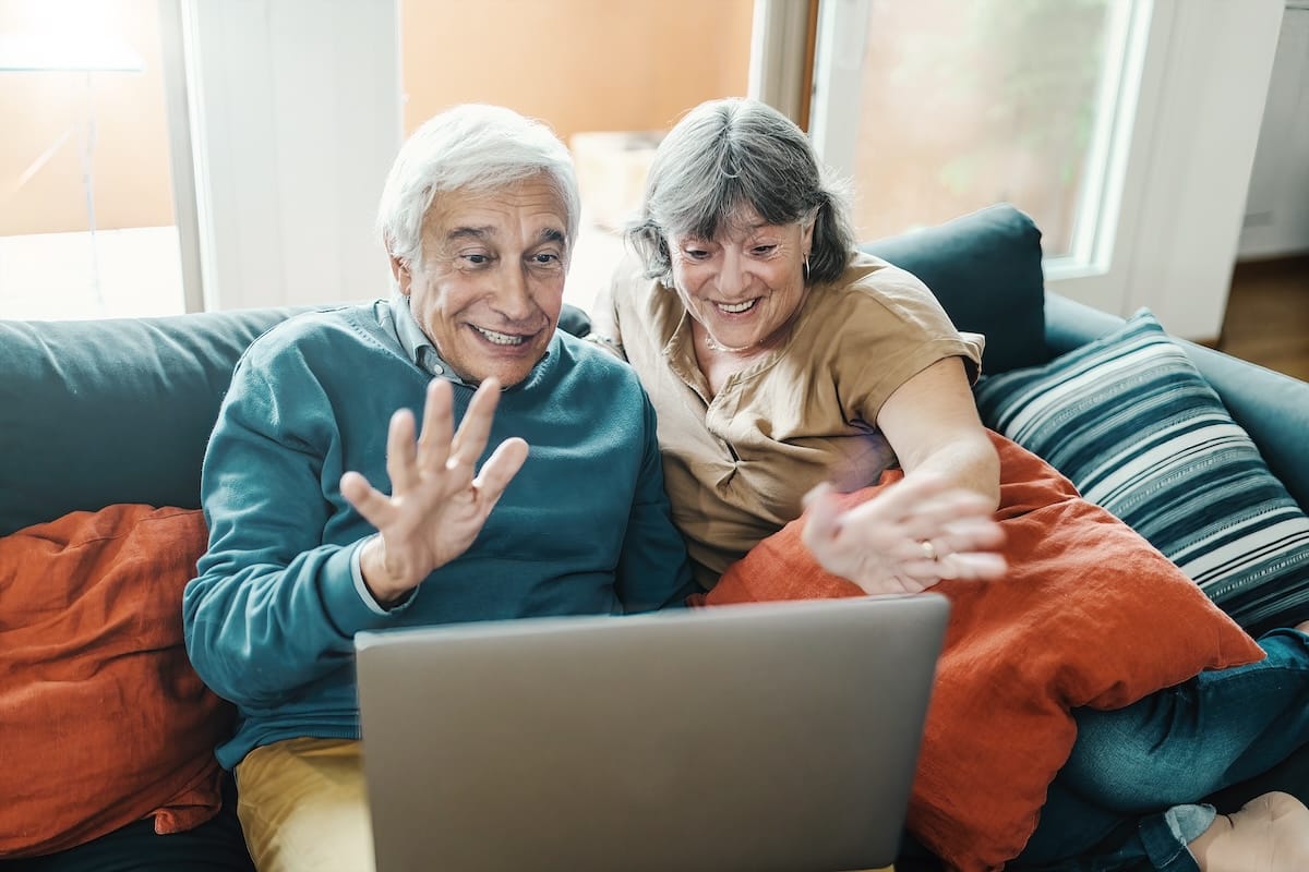 Senior Living Support for Long-Distance Caregivers